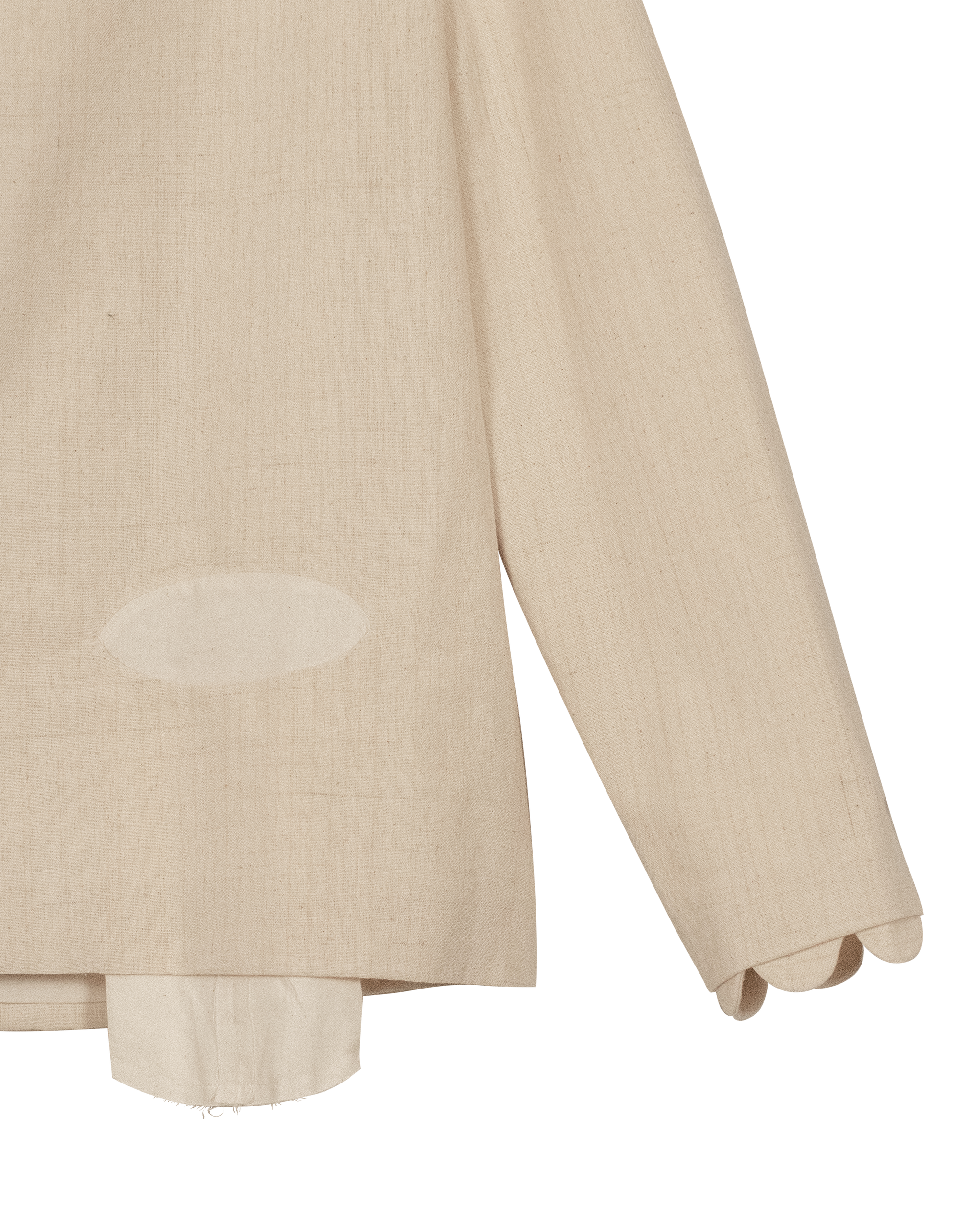 Camisa tipo chaqueta con bolsillos de estanque y puños con pétalos